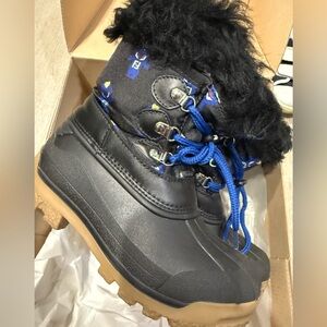Fendi winter boots size 31-32